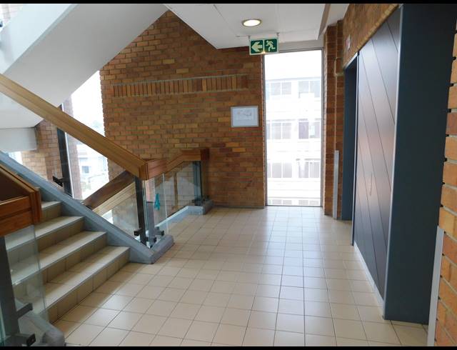 2,000M² OFFICE TO LET IN FERNDALE